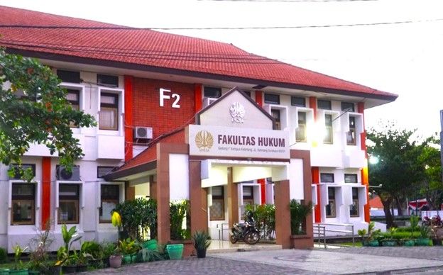 Gedung Fakultas Hukum (FH) Universitas Negeri Surabaya (UNESA) yang berlokasi di Kampus 1 Ketintang, Surabaya.