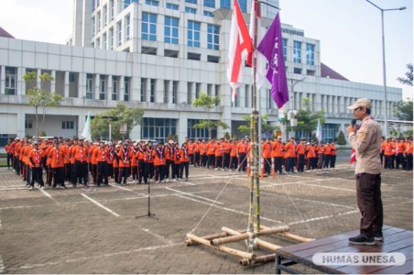 Pembekalan ini dimulai dengan upacara pembukaan pada pagi dan puncaknya akan ditutup dengan malam inagurasi; upacara api unggun, dan penampilan-penampilan kreasi mahasiswa PPG Unesa.
