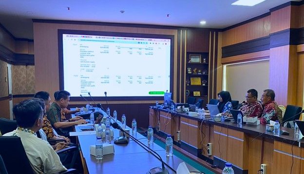 Monev Program Dana Padanan (PDP) Kedaireka Tahun 2024 oleh Direktorat Jendral Pendidikan Tinggi, Riset dan Teknologi (Ditjen Diktiristek) di Rektorat, UNESA Kampus 2 Lidah Wetan.