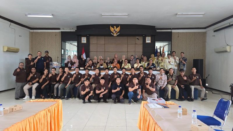 Foto: Sejumlah kepala sekolah yang tergabung dalam MKKS SMK Swasta Zona 06 Kabupaten Jember melakukan kunjungan ke UNESA